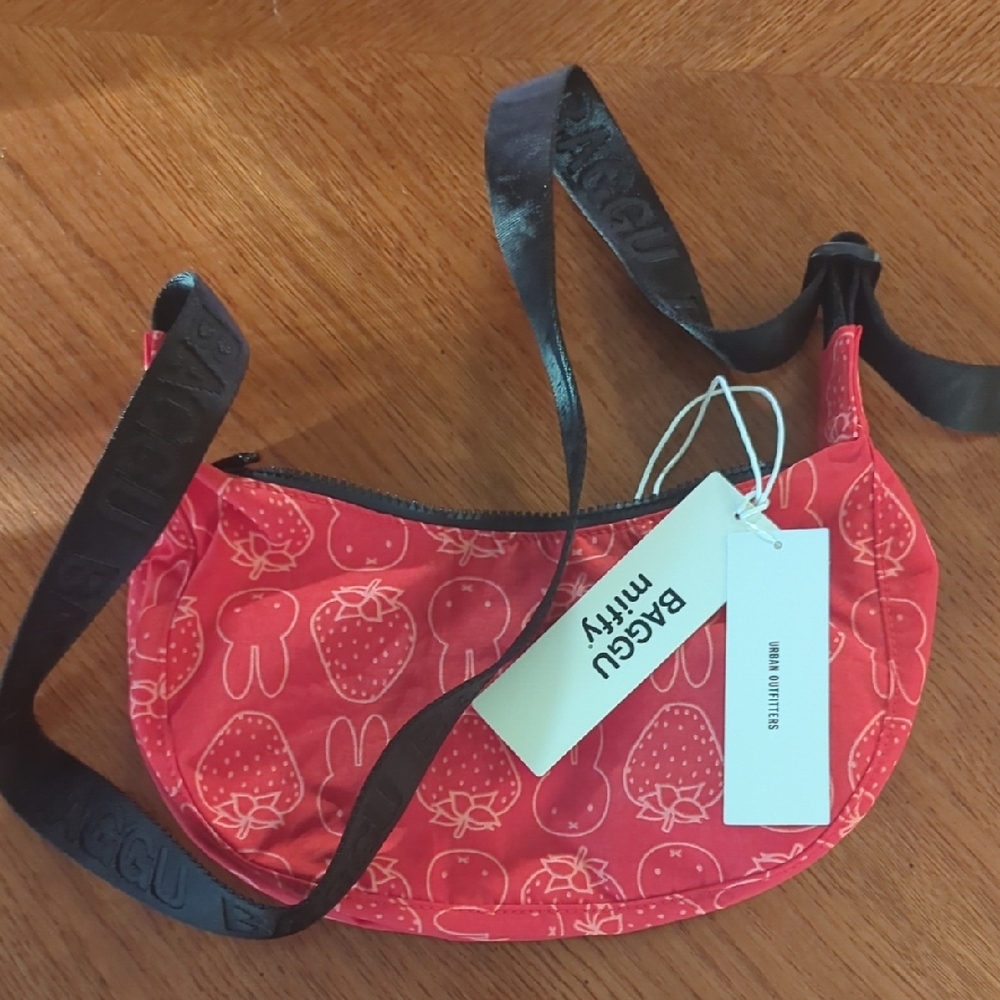 BAGGU Red Strawberry Pattern Shoulder Bag